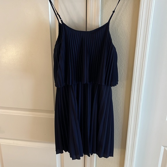 ⚓️ Vintage Navy Pleated Flowy Mini Dress, Circa 2007 , Size: S - Picture 10 of 17